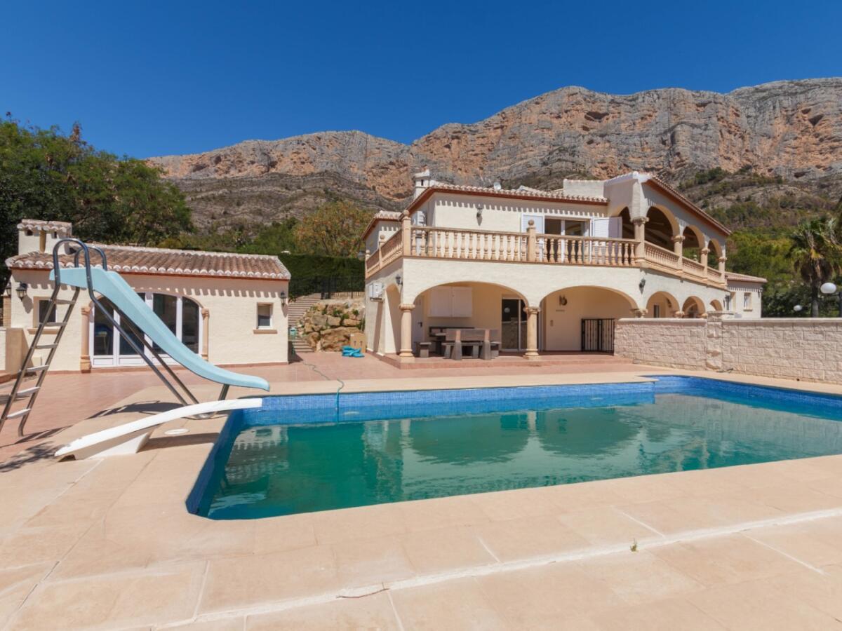 Villa 4 Dormitorios en venta en Javea Montgó
