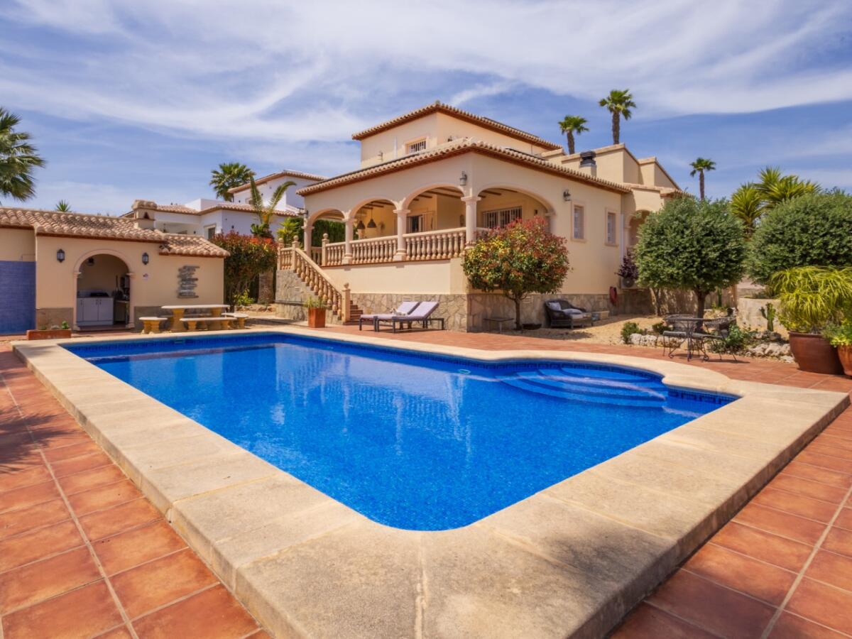 Villa 3 Dormitorios en venta en Javea La Lluca