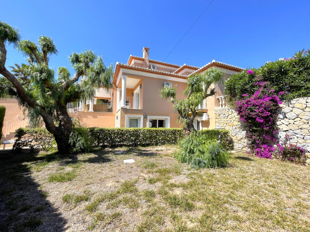 Villa 5 Dormitorios en venta en Moraira