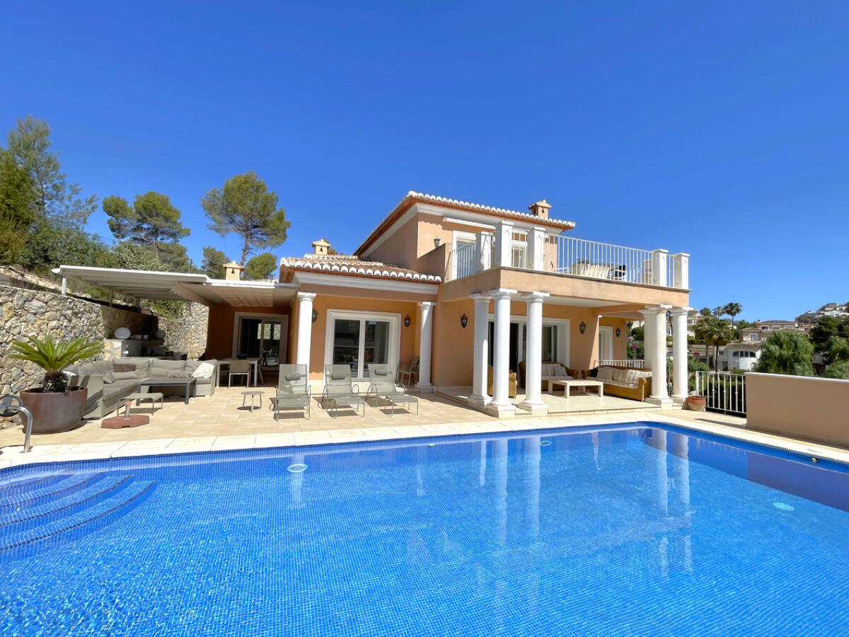 Villa 5 Dormitorios en venta en Moraira