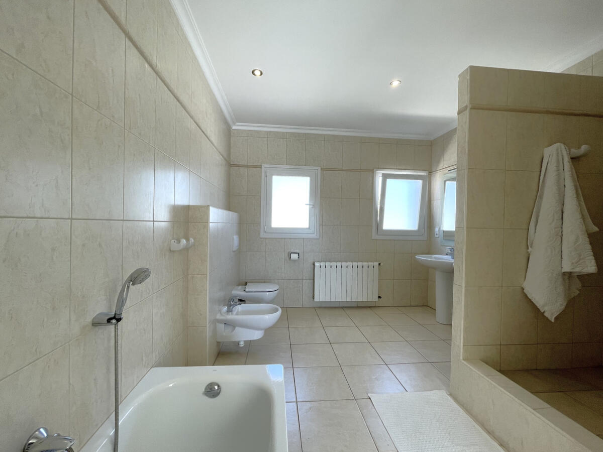 Villa 5 Dormitorios en venta en Moraira