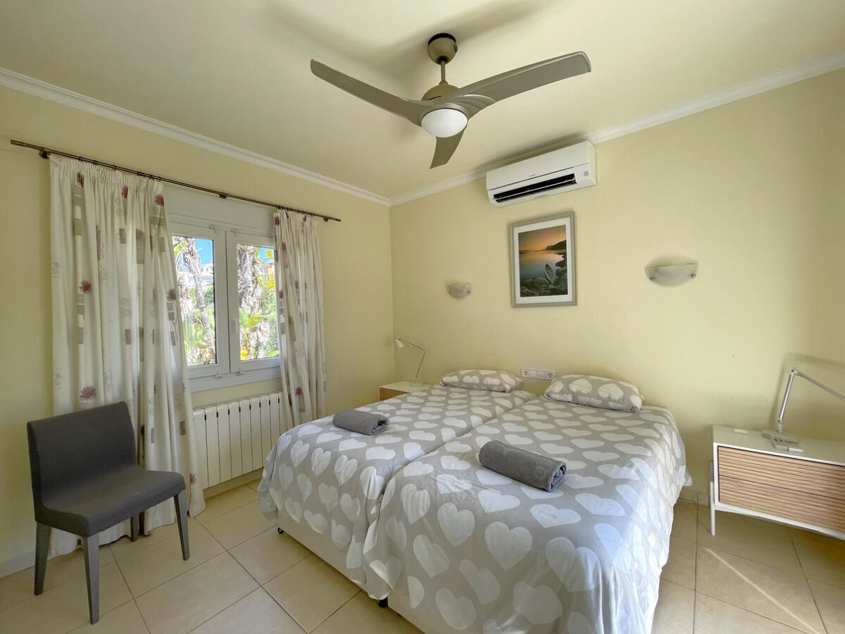Villa 5 Dormitorios en venta en Moraira