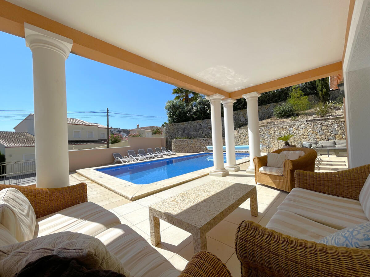 Villa 5 Dormitorios en venta en Moraira